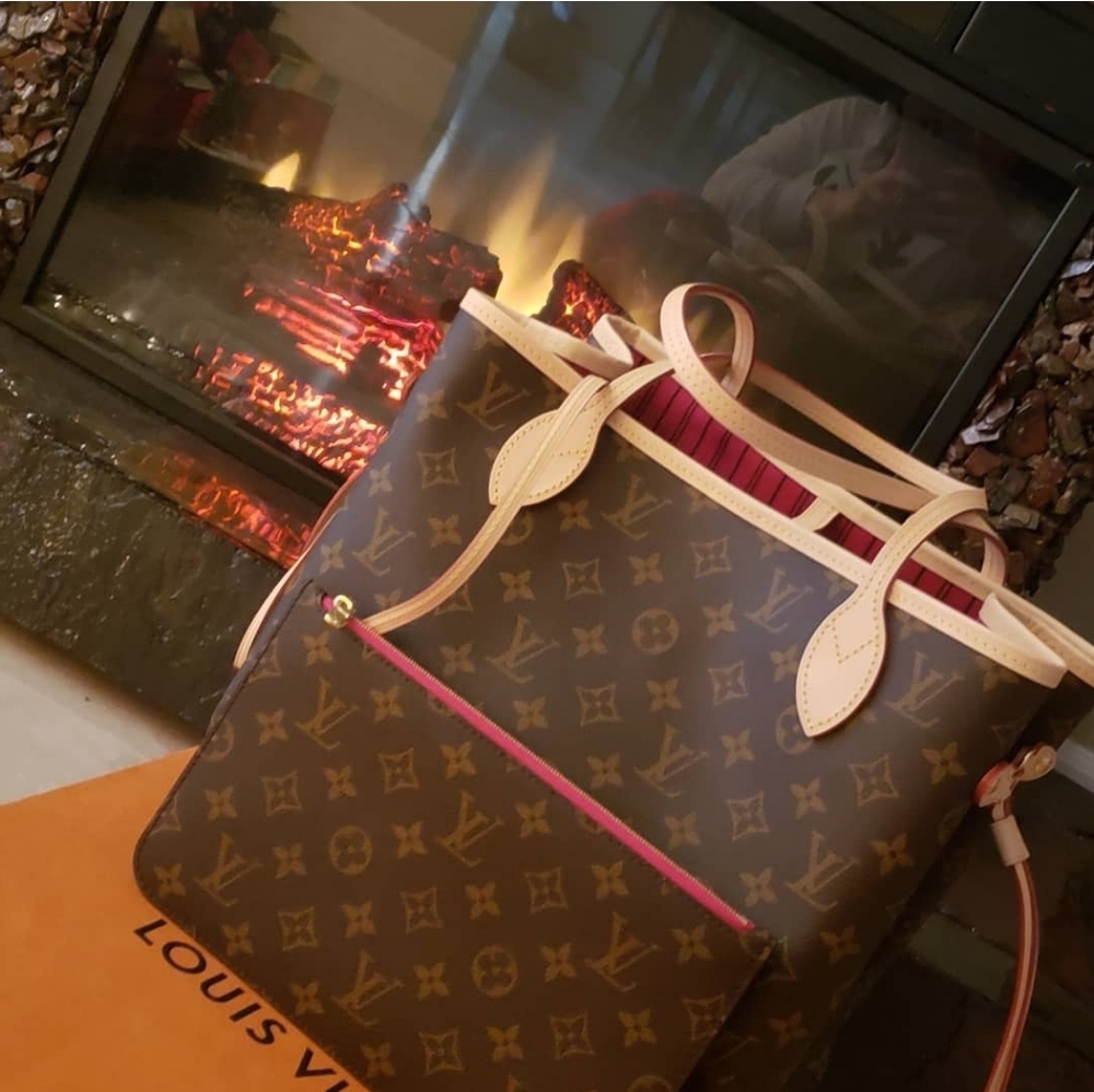 Louis Vuitton MM Neverfull
